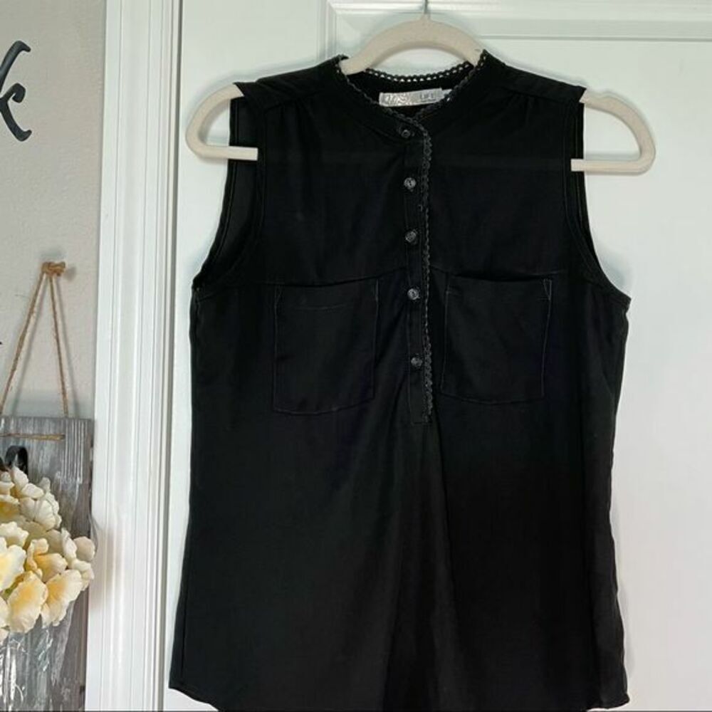 LIFE Black Sleeveless Womens button down blouse size Medium